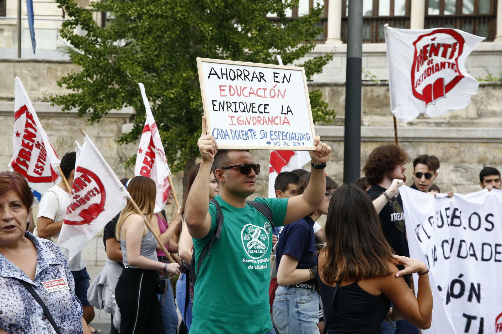 Protesta para exigir medios y personal en Educación