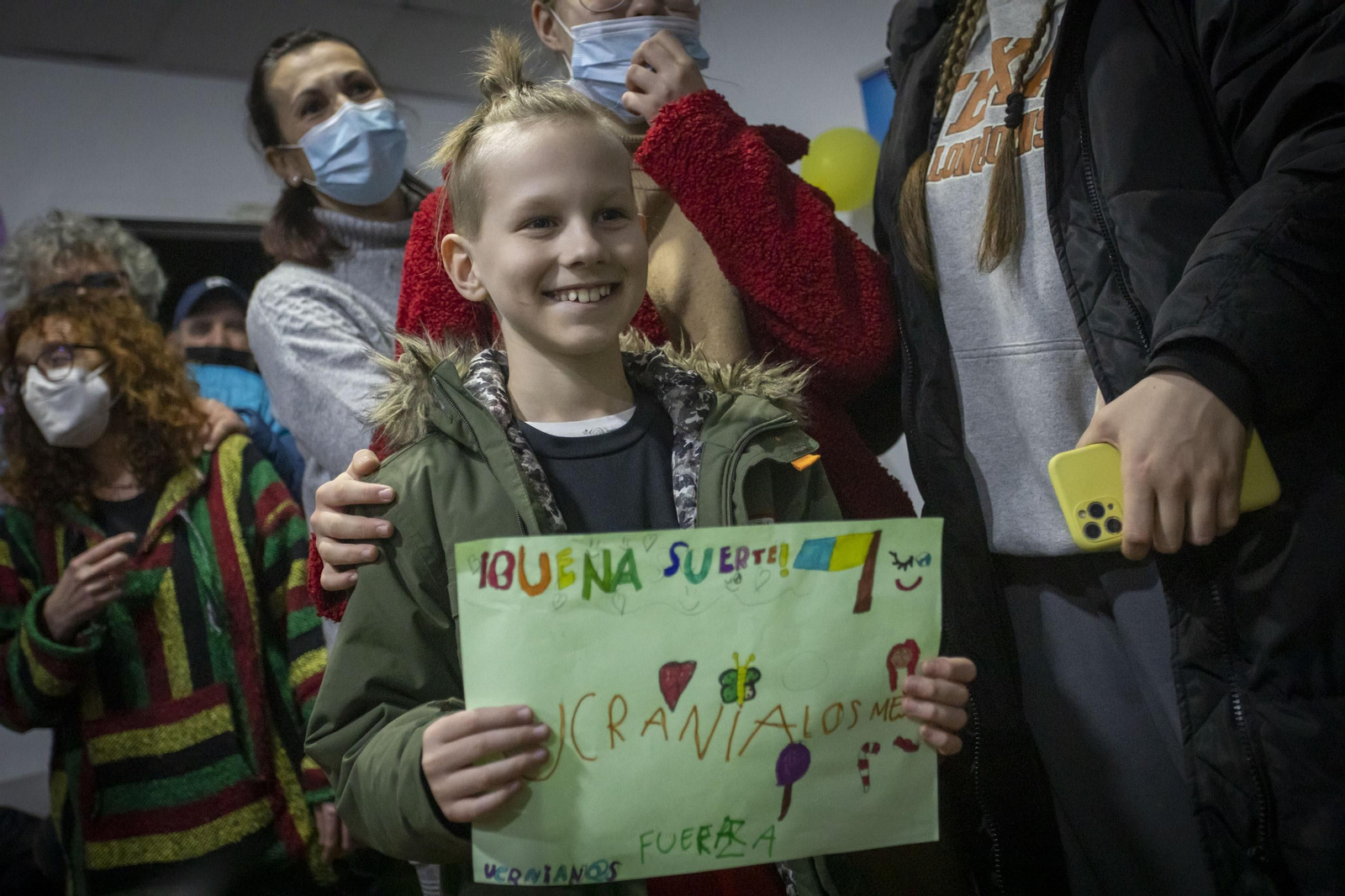 Imágenes del recibimiento en Chiclana a un grupo de refugiados ucranianos