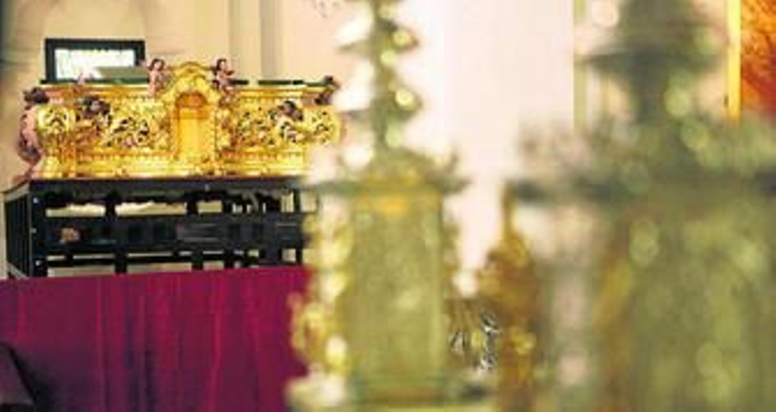 El paso de misterio de La Cena todavía aguardaba ayer en el interior de Santo Domingo para ser trasladado al almacén.