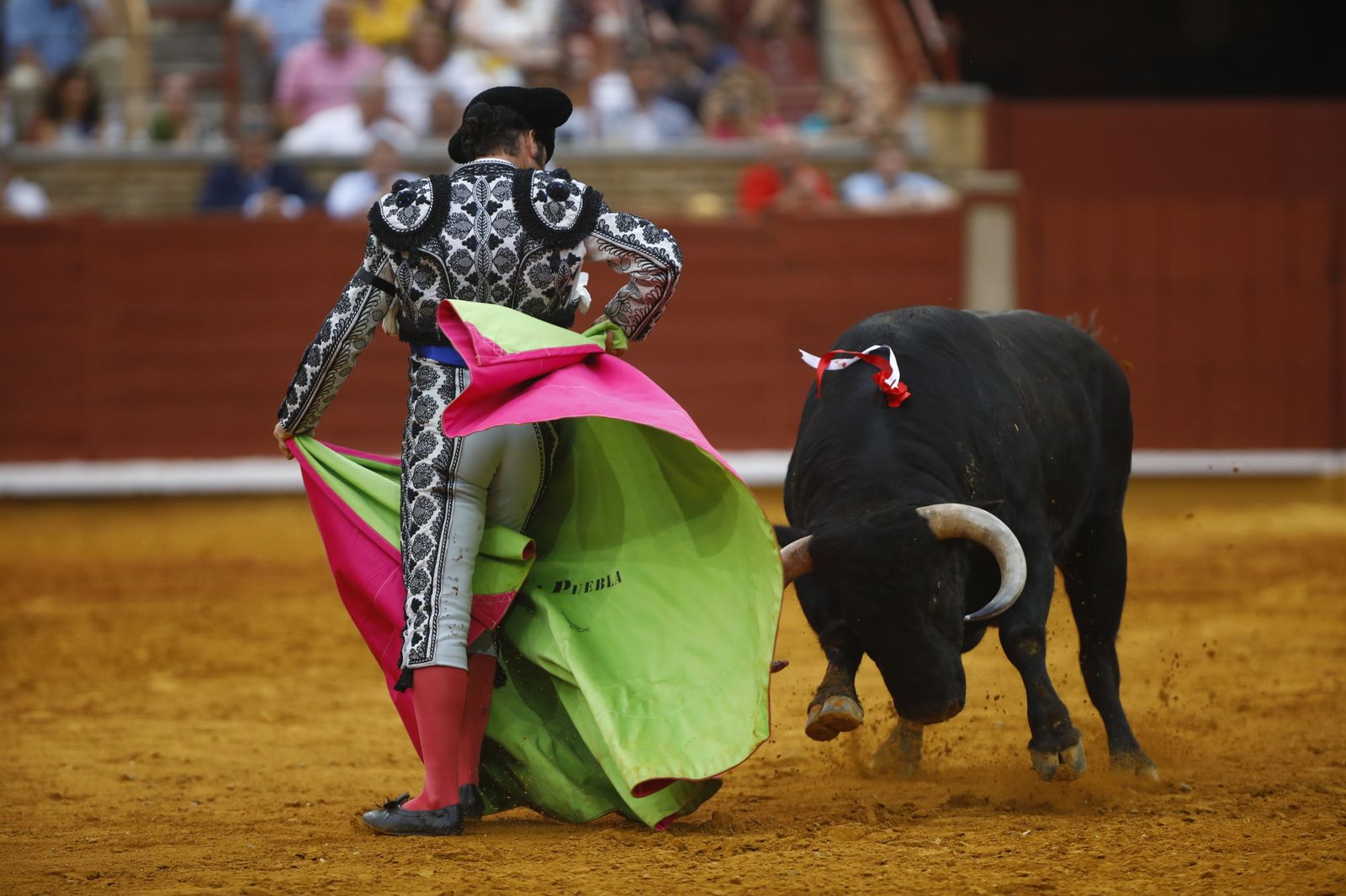 La corrida mixta de Diego Ventura, Morante de la Puebla y Pablo Aguado en Córdoba, en imágenes