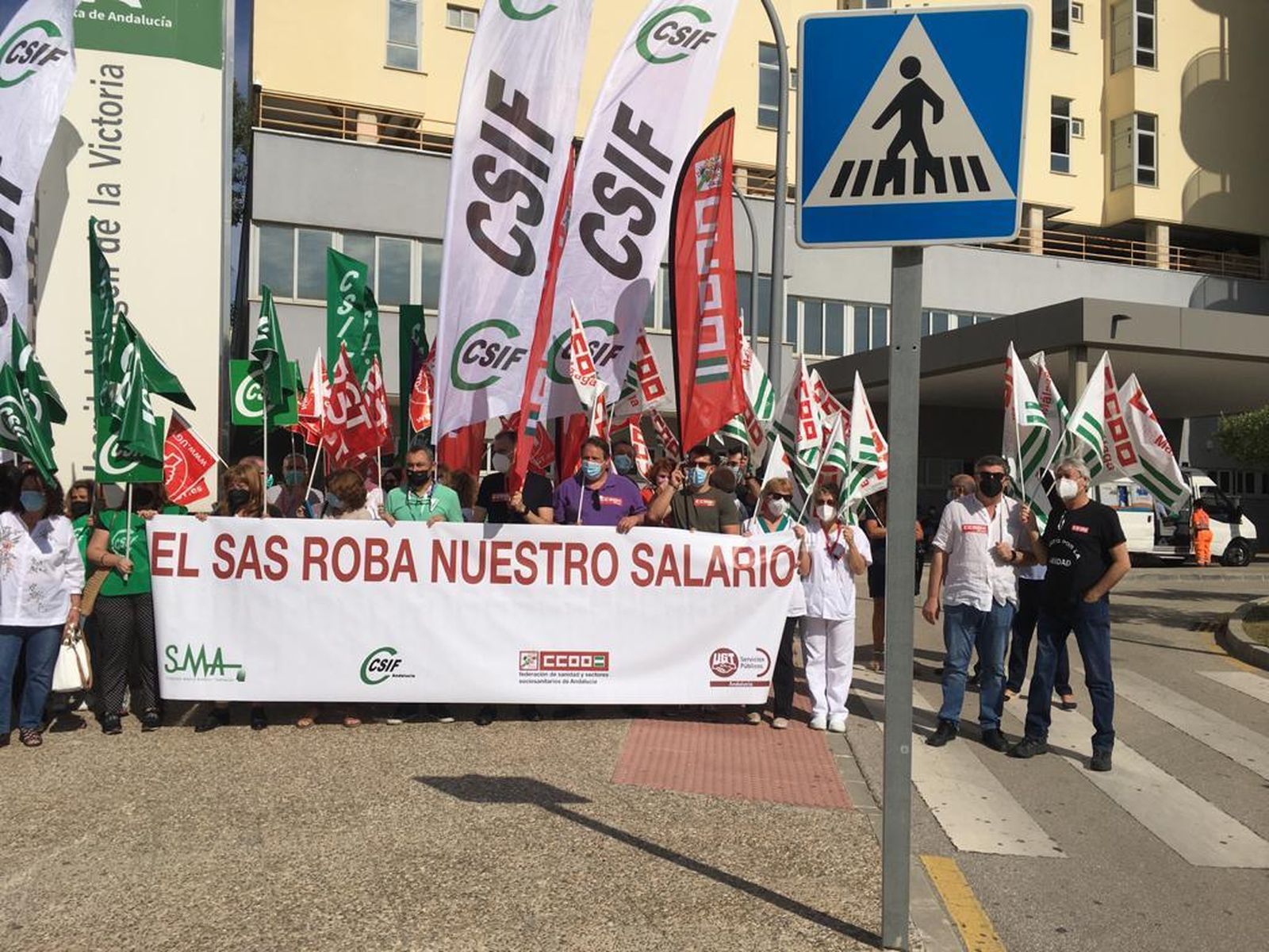 Reciente protesta ante el Clínico para exigir los pagos pendientes del CRP.