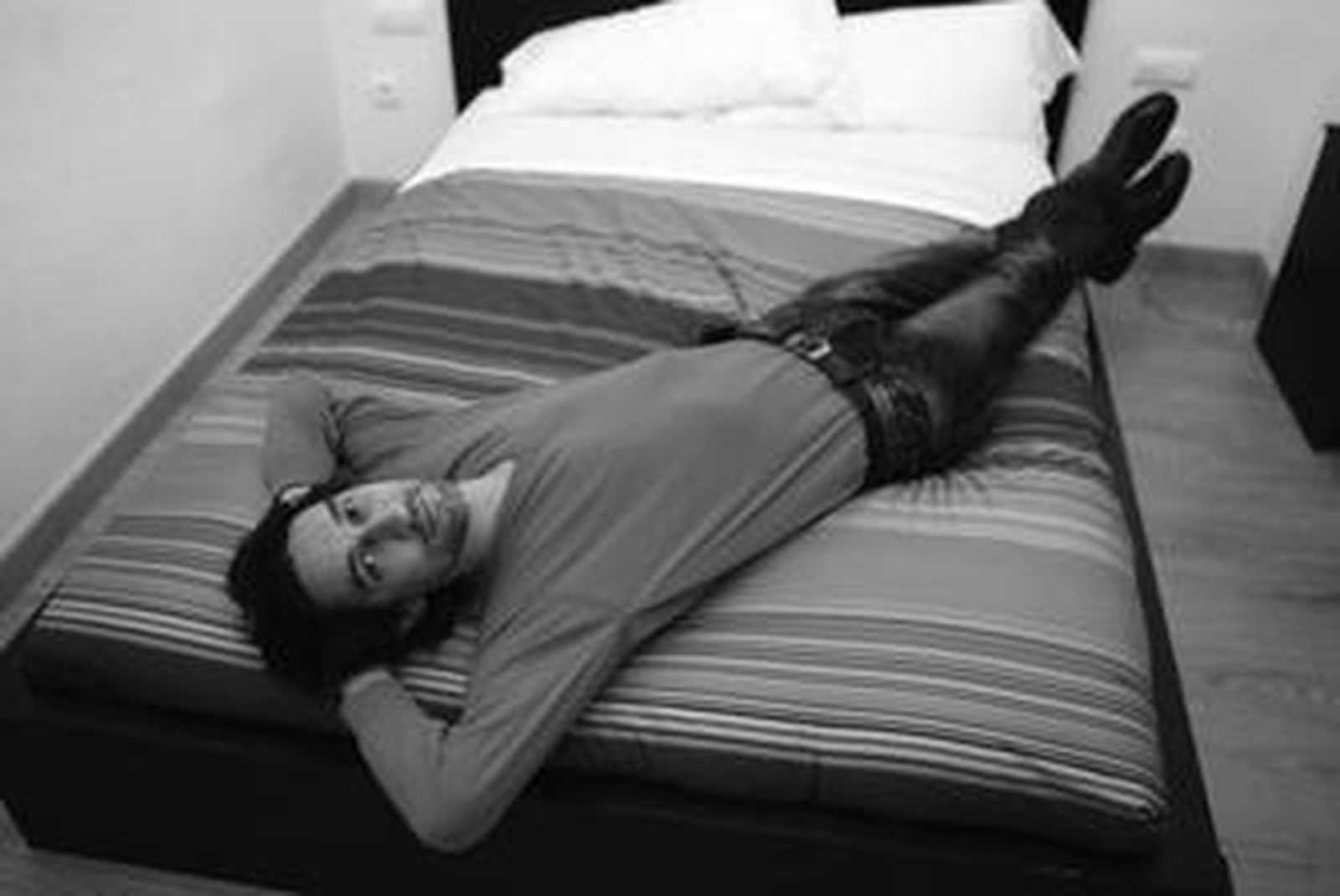 Bertrand García, en una de las habitaciones de su hotel Un Patio al Sur.