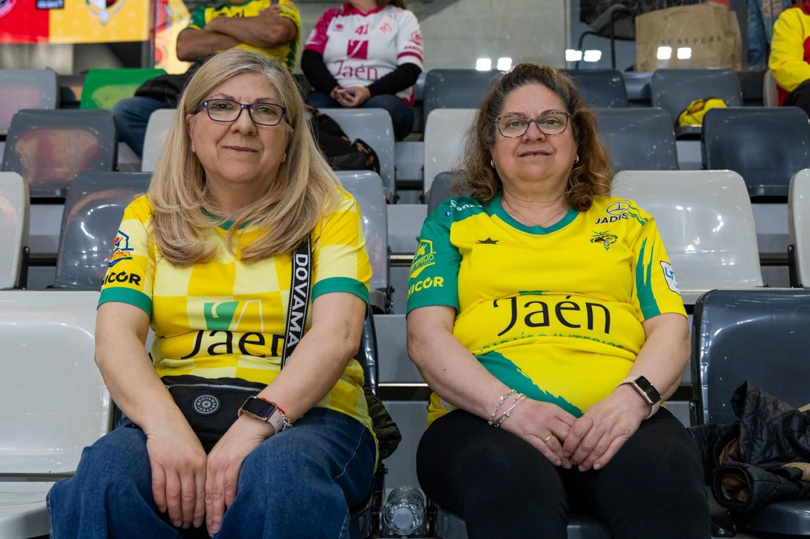 En imágenes: la afición y mejores jugadas del Jaén FS - Jimbee Cartagena