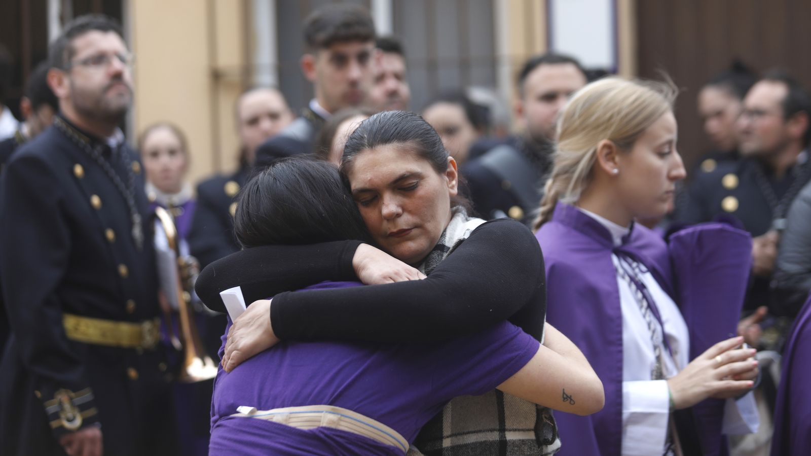 Fotos del Jueves Santo en La Línea: Perdón y la Salud, Gran Poder y Angustias
