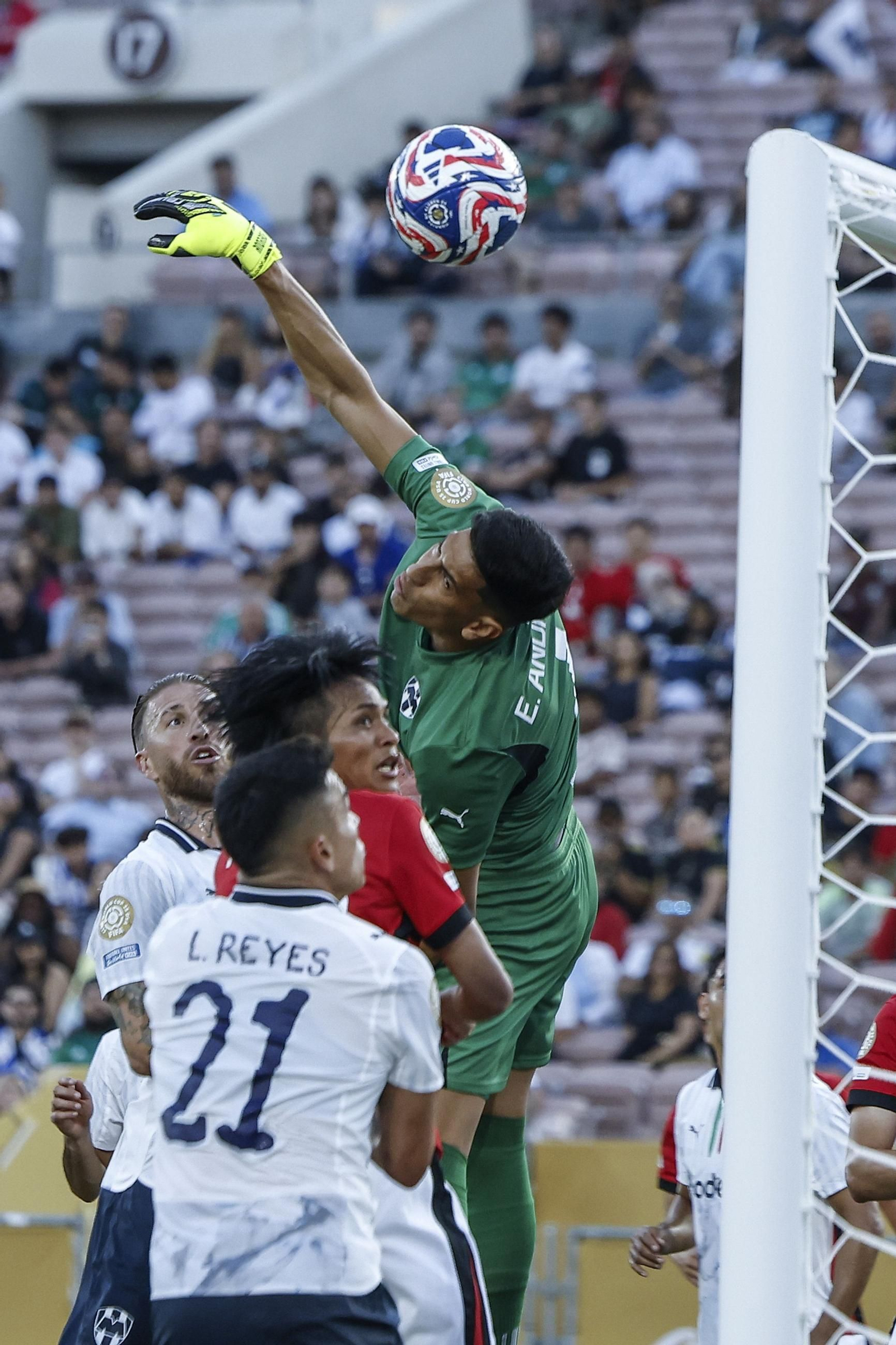 Urawa Red Diamonds-Monterrey (24).jpg