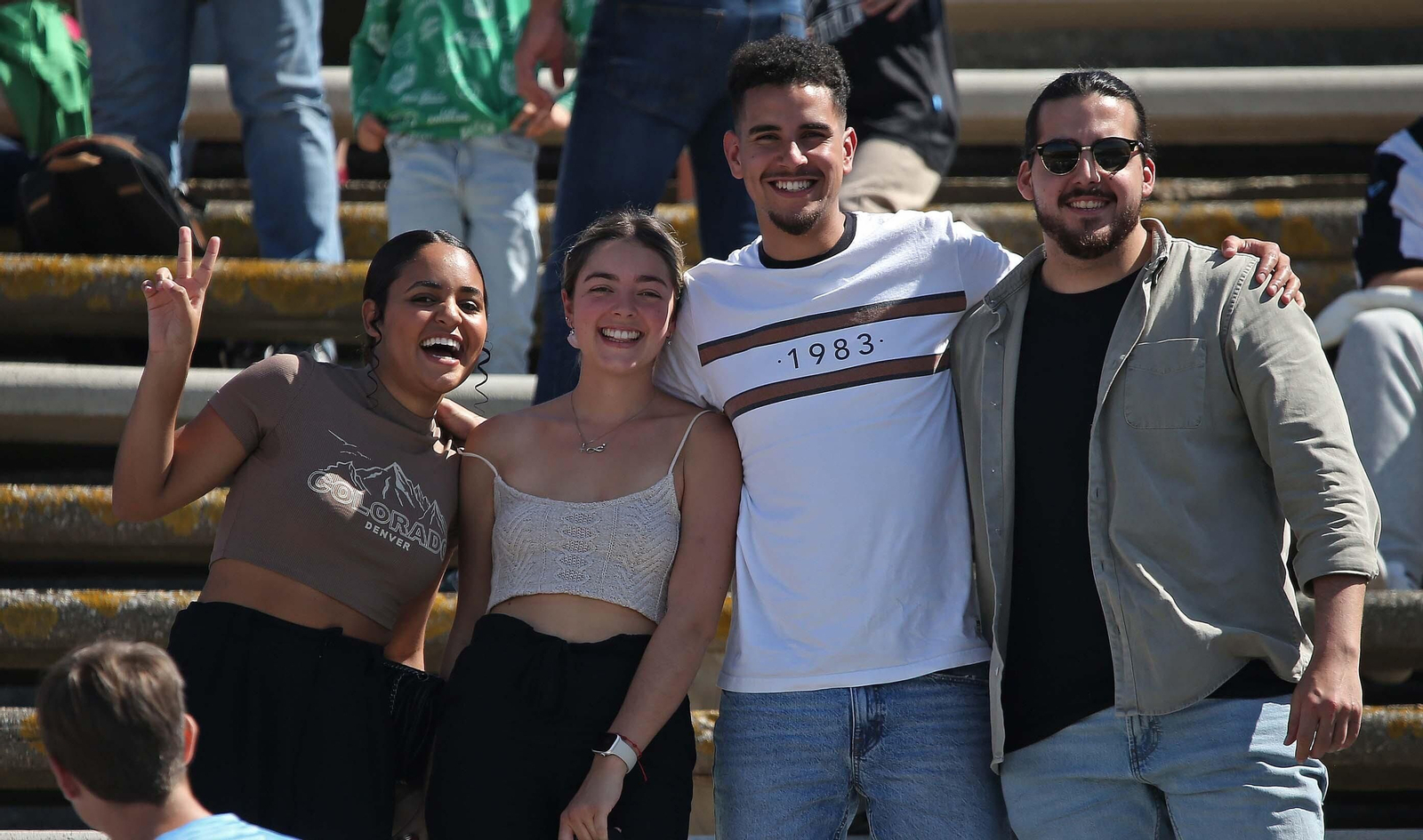 Fotos de la afición durante el Balona - Badajoz en el estadio municipal de La Línea