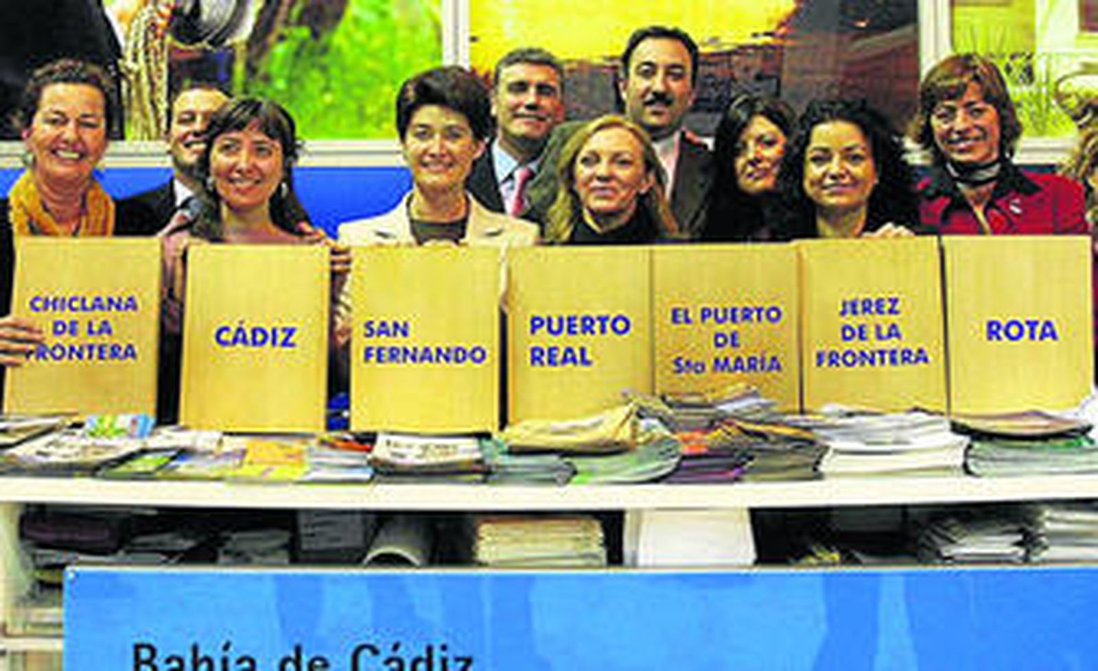 Los carteles de los siete municipios que conforman la Mancomunidad de la Bahía, juntos en una edición de Fitur de hace varios años.