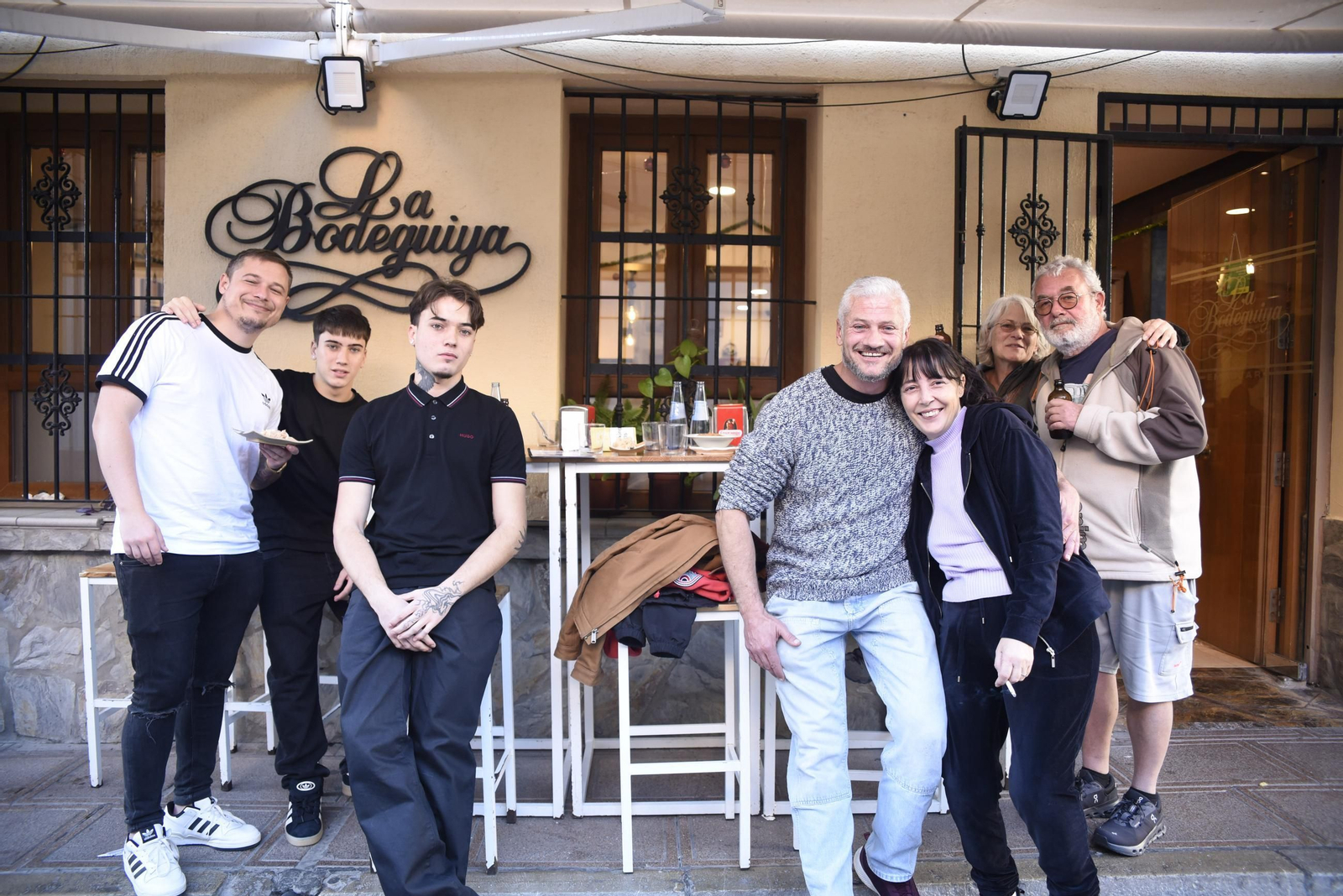 Búscate en las fotos del tardeo en el Día de la Constitución en La Línea