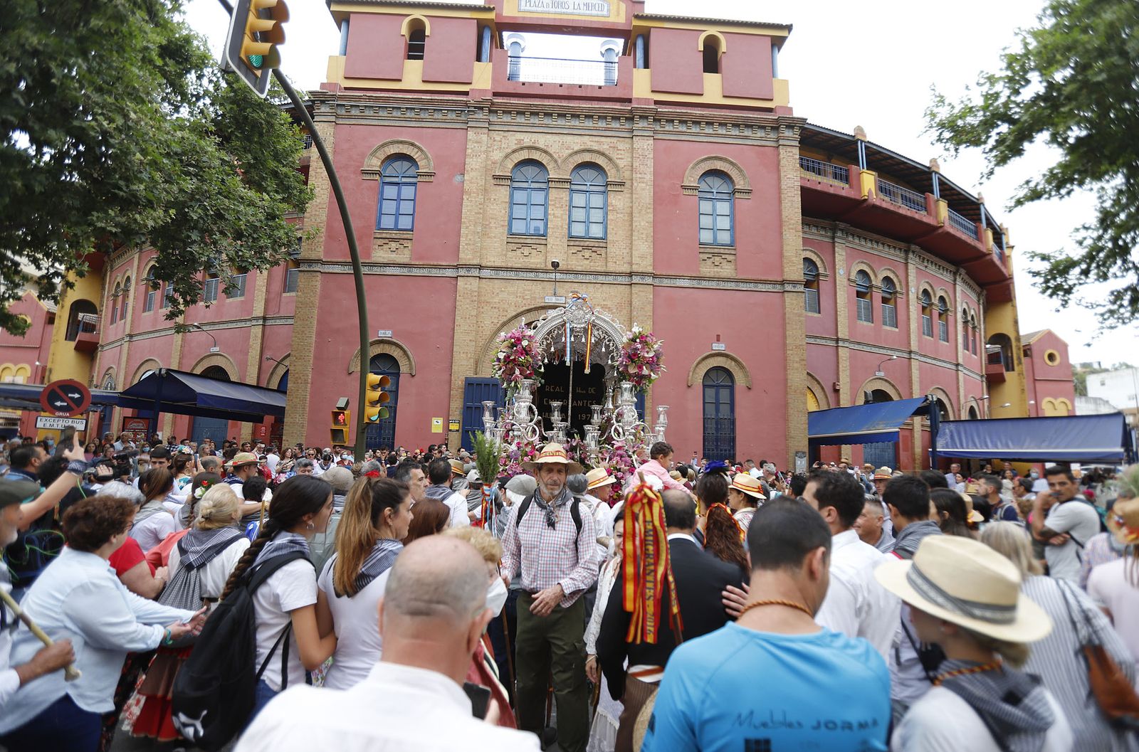 Imágenes de Emigrantes en la Plaza de Toros