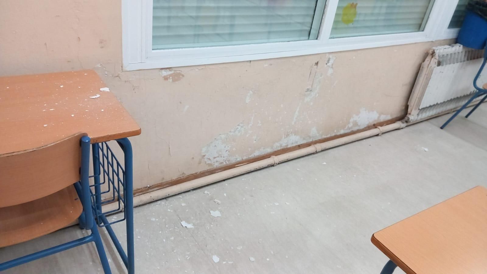 Estado de unas de las aulas del CEIP Serrano de Haro de Jaén.