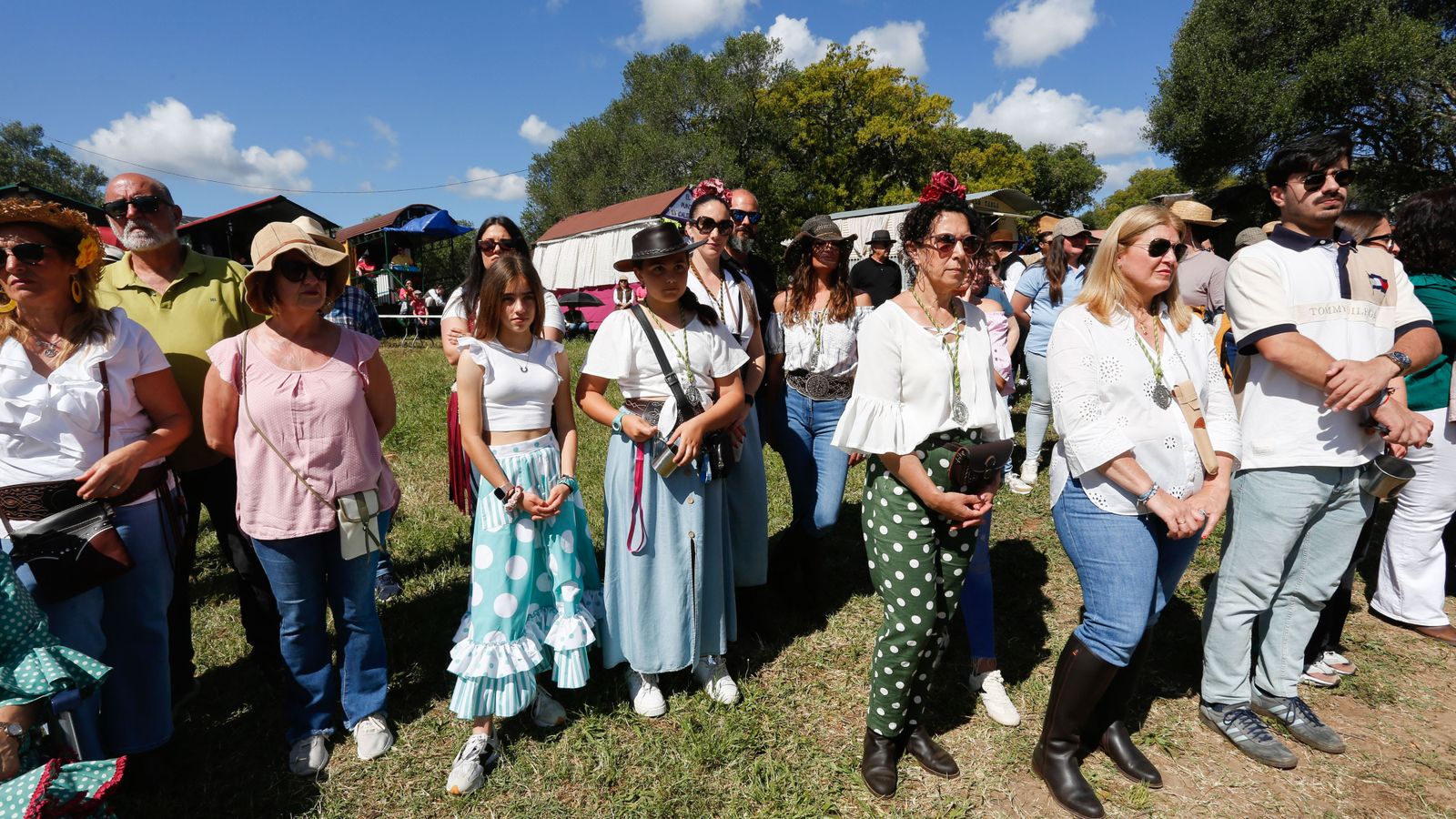 Búscate en las fotos del domingo en la romería de Los Barrios