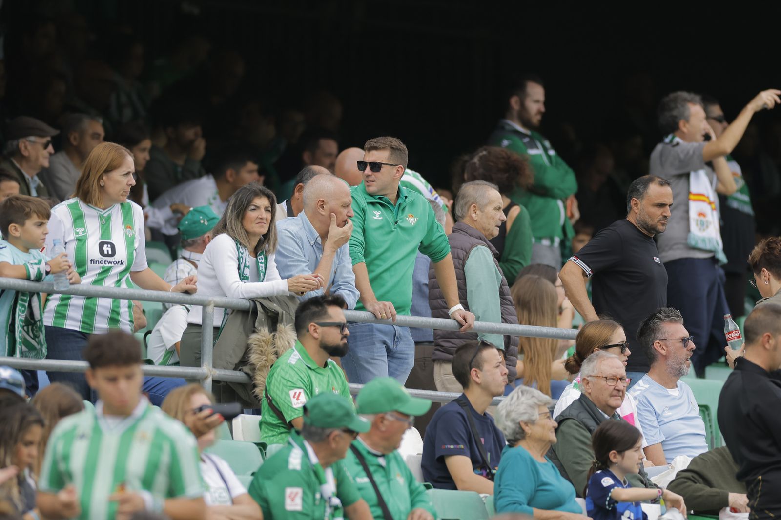 Búscate en las fotos del Betis-Osasuna