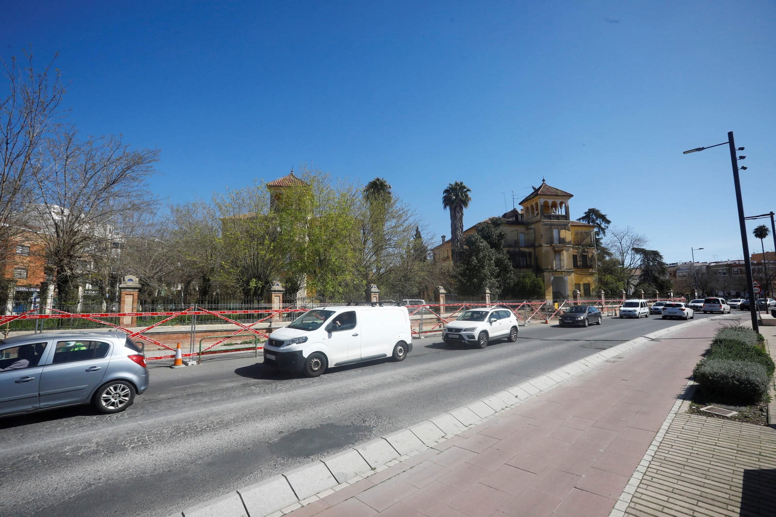 El comienzo de las obras de la segunda fase de la ronda del Marrubial de Córdoba, en imágenes