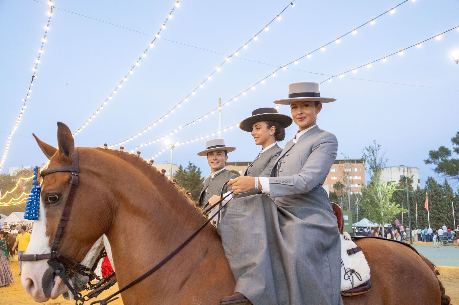 Feria del Caballo 2023: Imágenes del ambiente en la noche del sábado