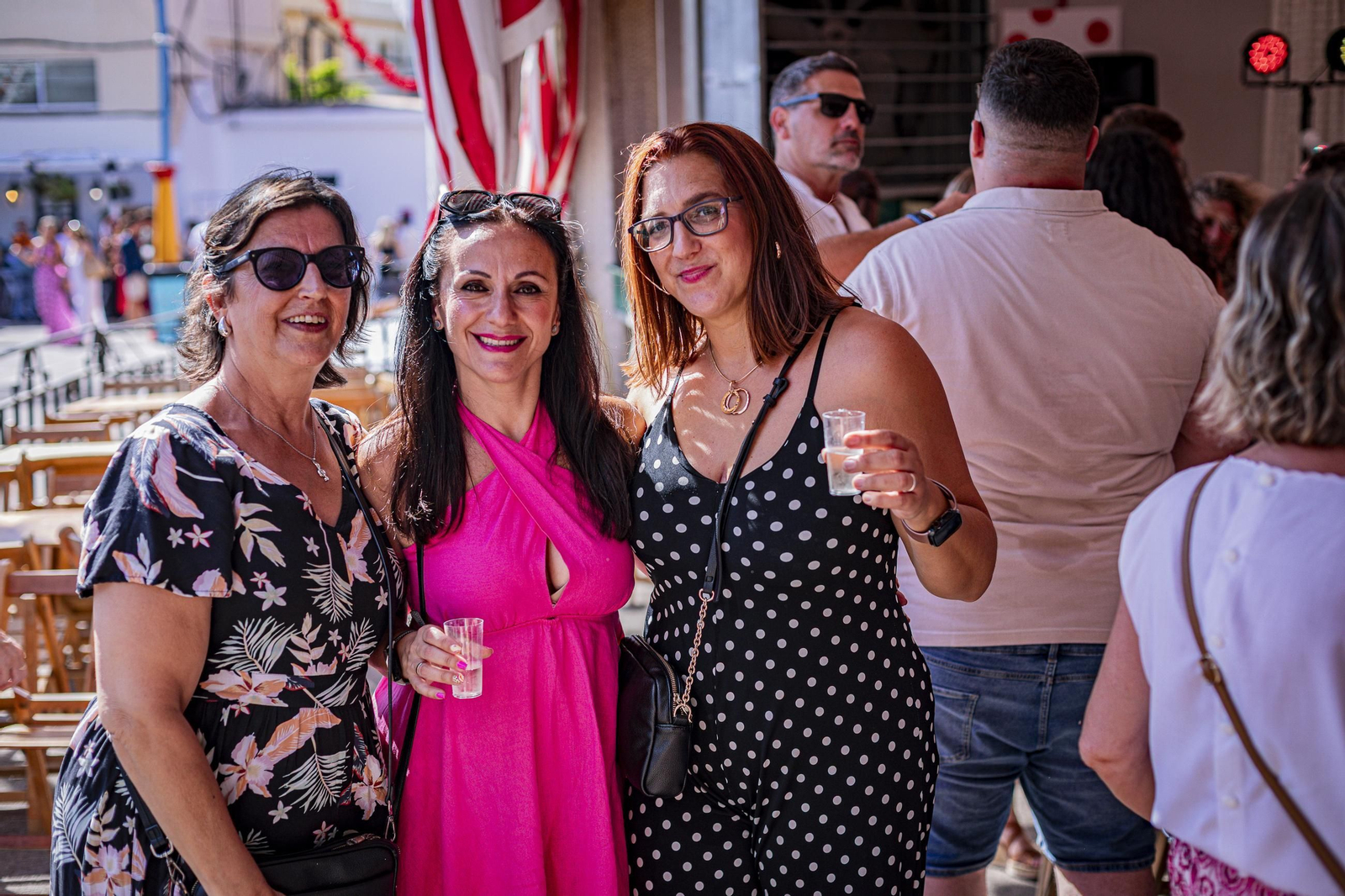 Búscate en las imágenes del Día de la Mujer de la Feria del Carmen y de la Sal de San Fernando