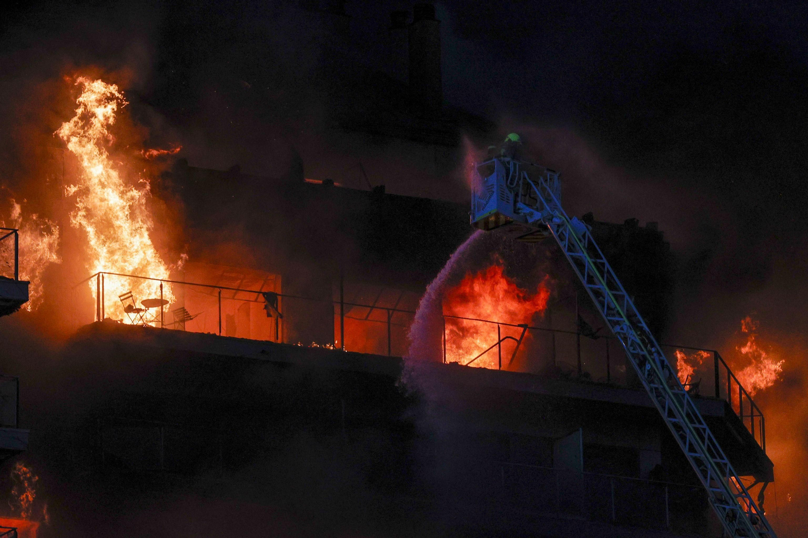 El incendio del edificio en Valencia, en imágenes El incendio del edificio en Valencia, en imágenes