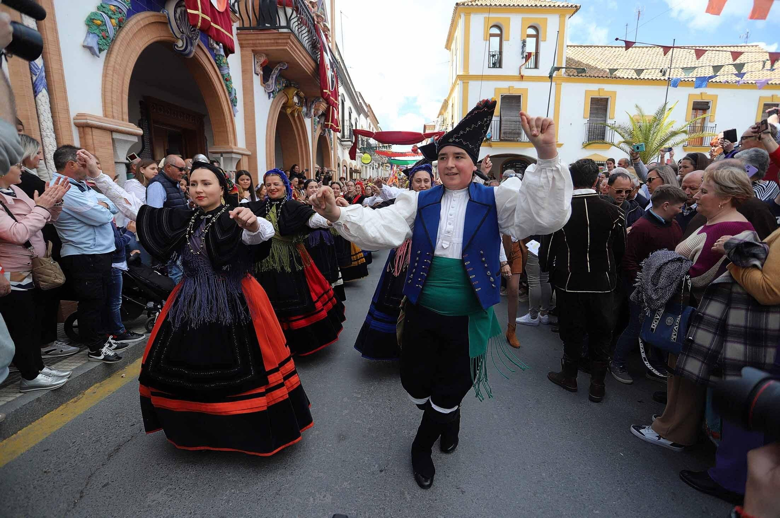 Imágenes del gran ambiente en la Feria Medieval de Palos de la Frontera, Huelva