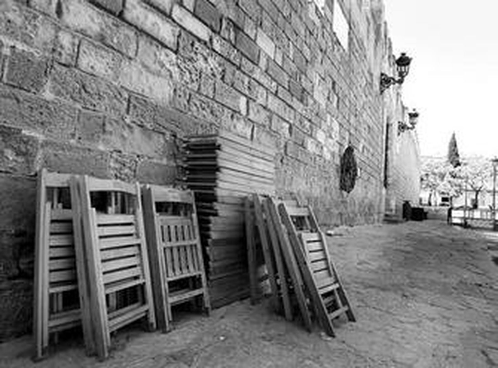 A lo largo del día de ayer se procedió al desmontaje de los pasos de la Carrera Oficial.