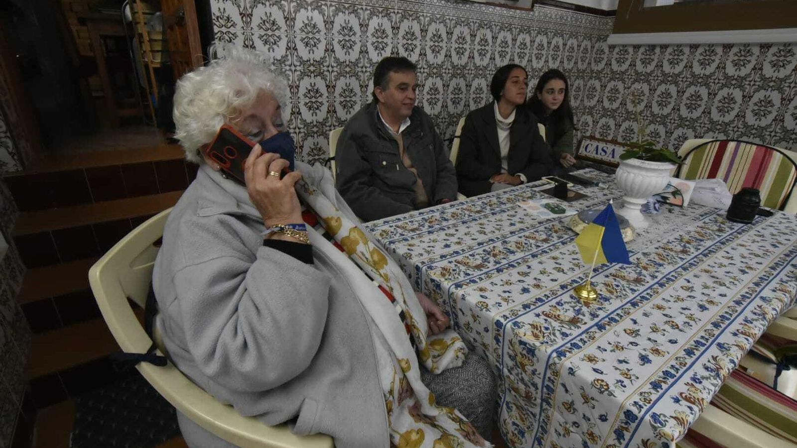 Lola Pérez, tras una reunión con directivos, colaboradores y familias de acogida.