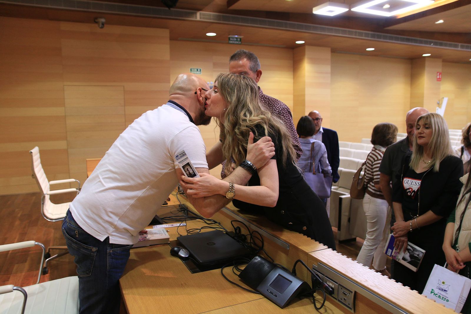 Diario de los Libros, con Fernando J. Múñez y su novela 'Antes se secará al tierra'