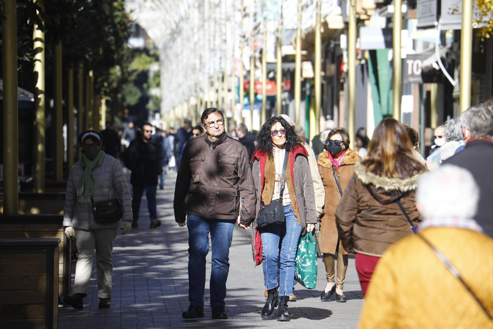 Arranca la jornada de compras navideñas en Córdoba, en imágenes
