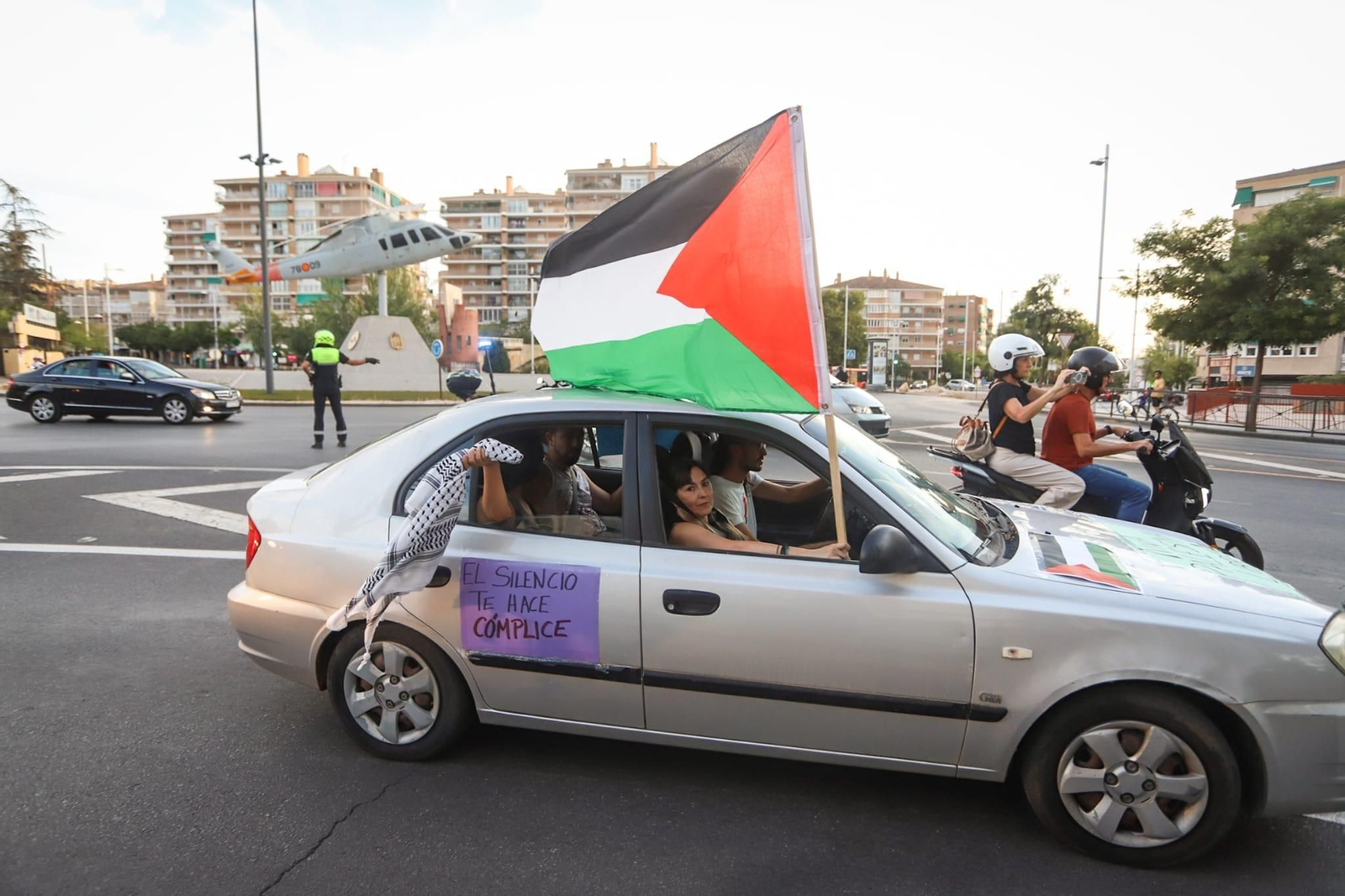 Una caravana solidaria recorre Granada en defensa de Palestina