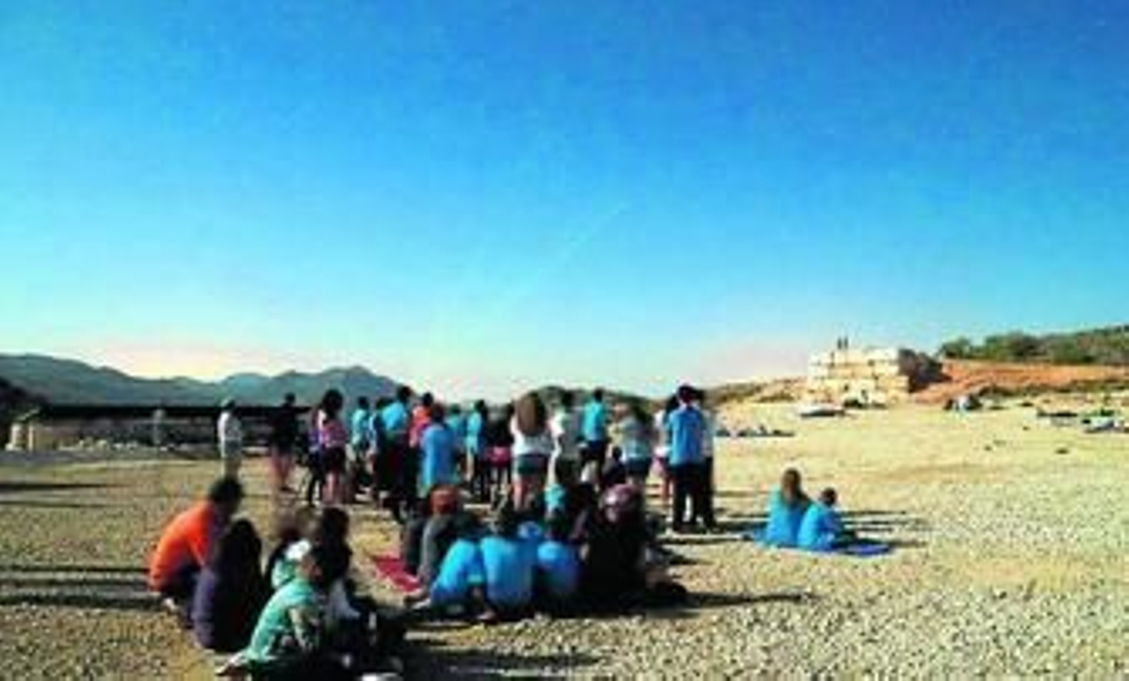 1. Se recrean las distintas civilizaciones que vivieron en la localidad. 2. Locales y extranjeros se dan cita en las actividades. 3. Hay tiempo para realizar excursiones y ver las perseidas. 4. La participación de toda la familia es fundamental.