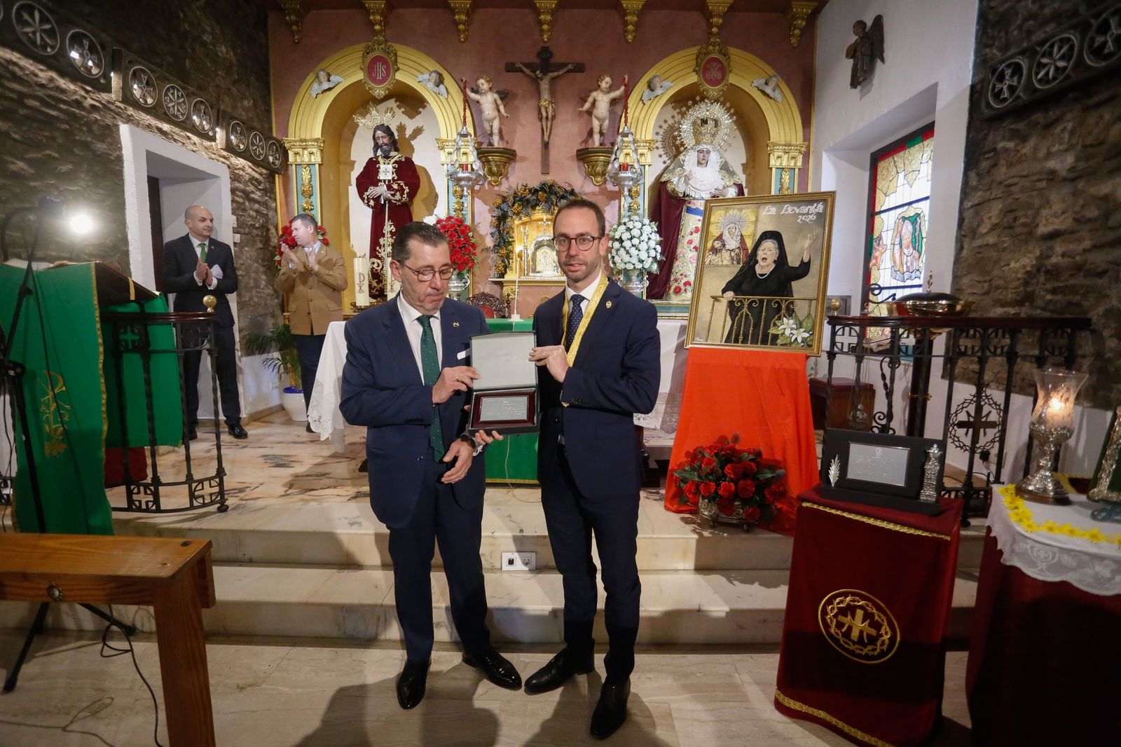 Las fotografías de la presentación del cartel de Valentín Rivera para la tertulia cofrade La Levantá