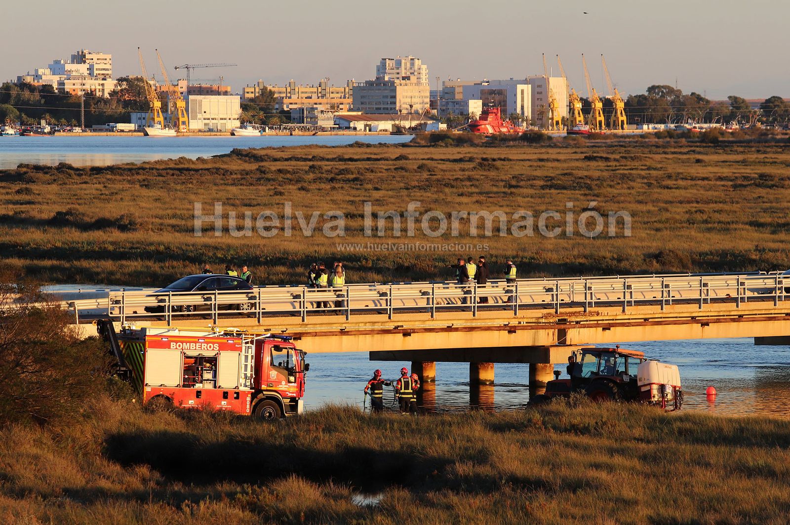 Encuentran los cuerpos de Enrique y Paqui en el acceso al espigón de Huelva, en imágenes