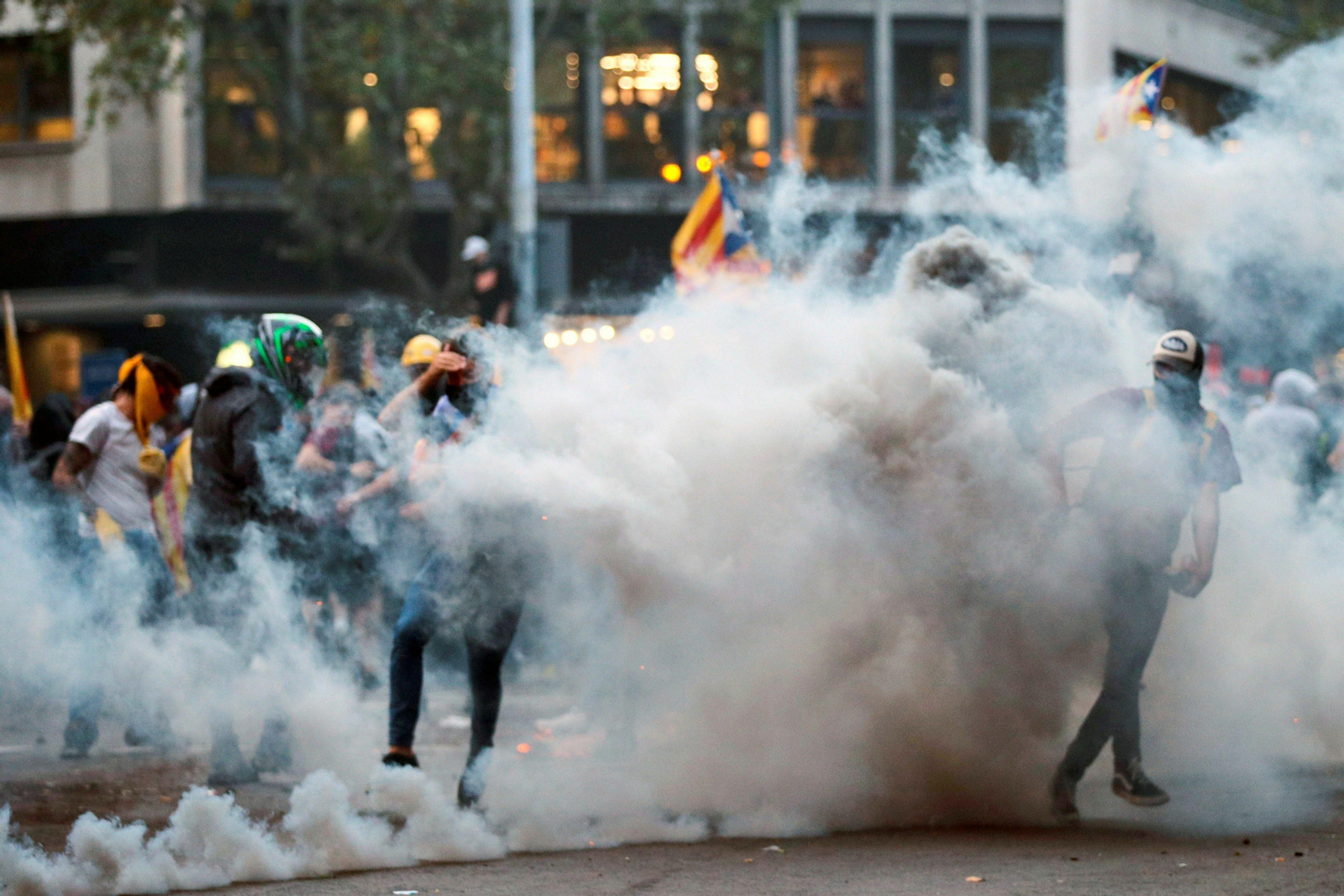 Las imágenes de la quinta jornada de disturbios en Cataluña