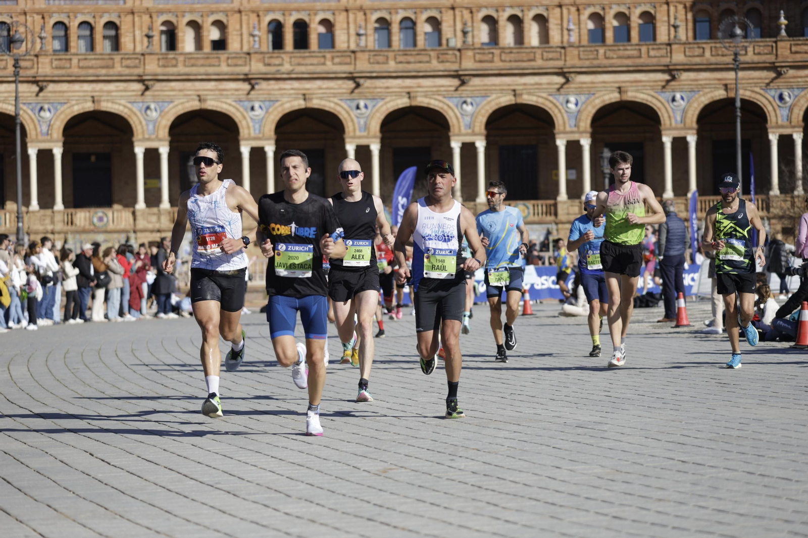 Búscate en el Zurich Maratón de Sevilla 2025