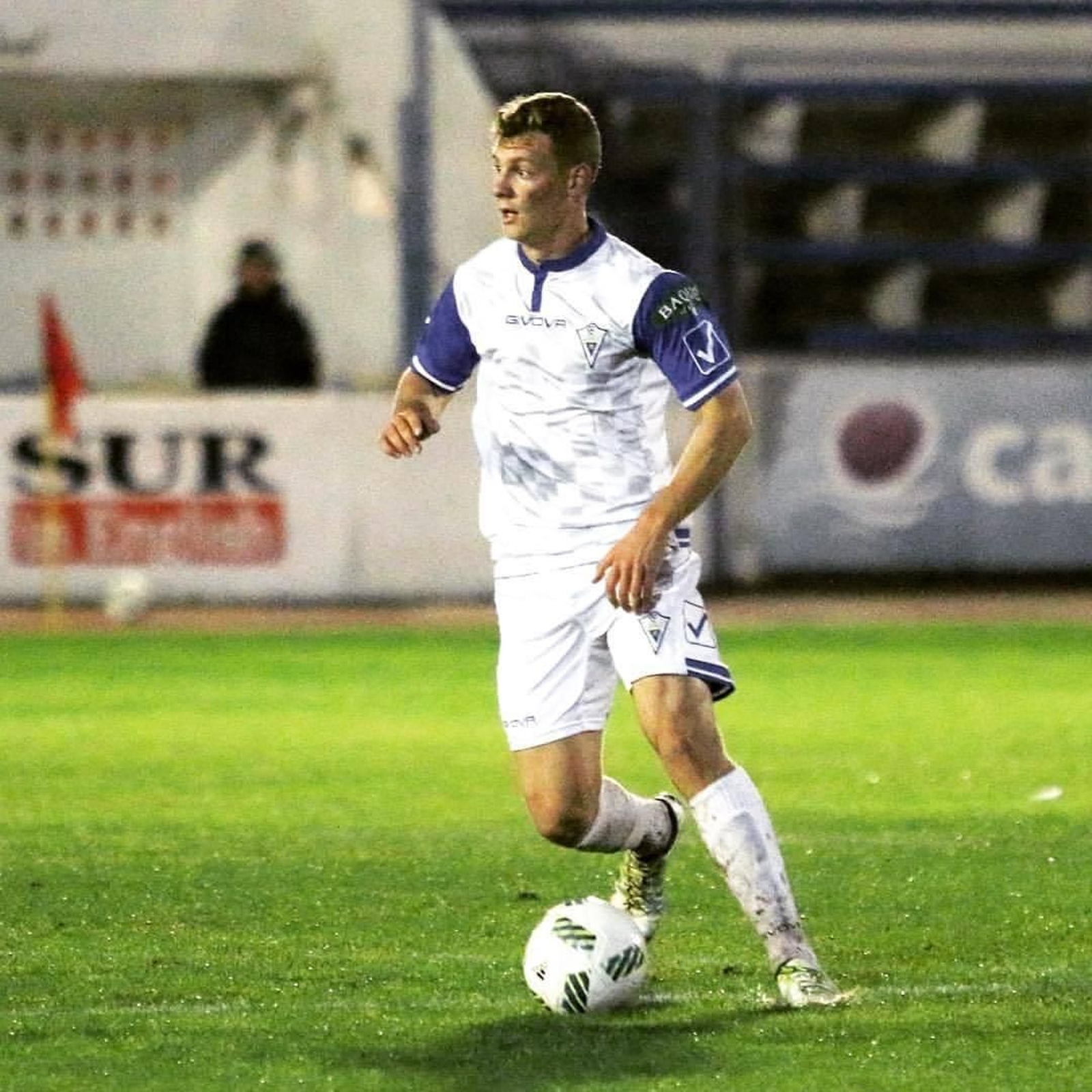 El extremo ruso Niko, uno de los refuerzos gualdiverdes, en su etapa en el Marbella.