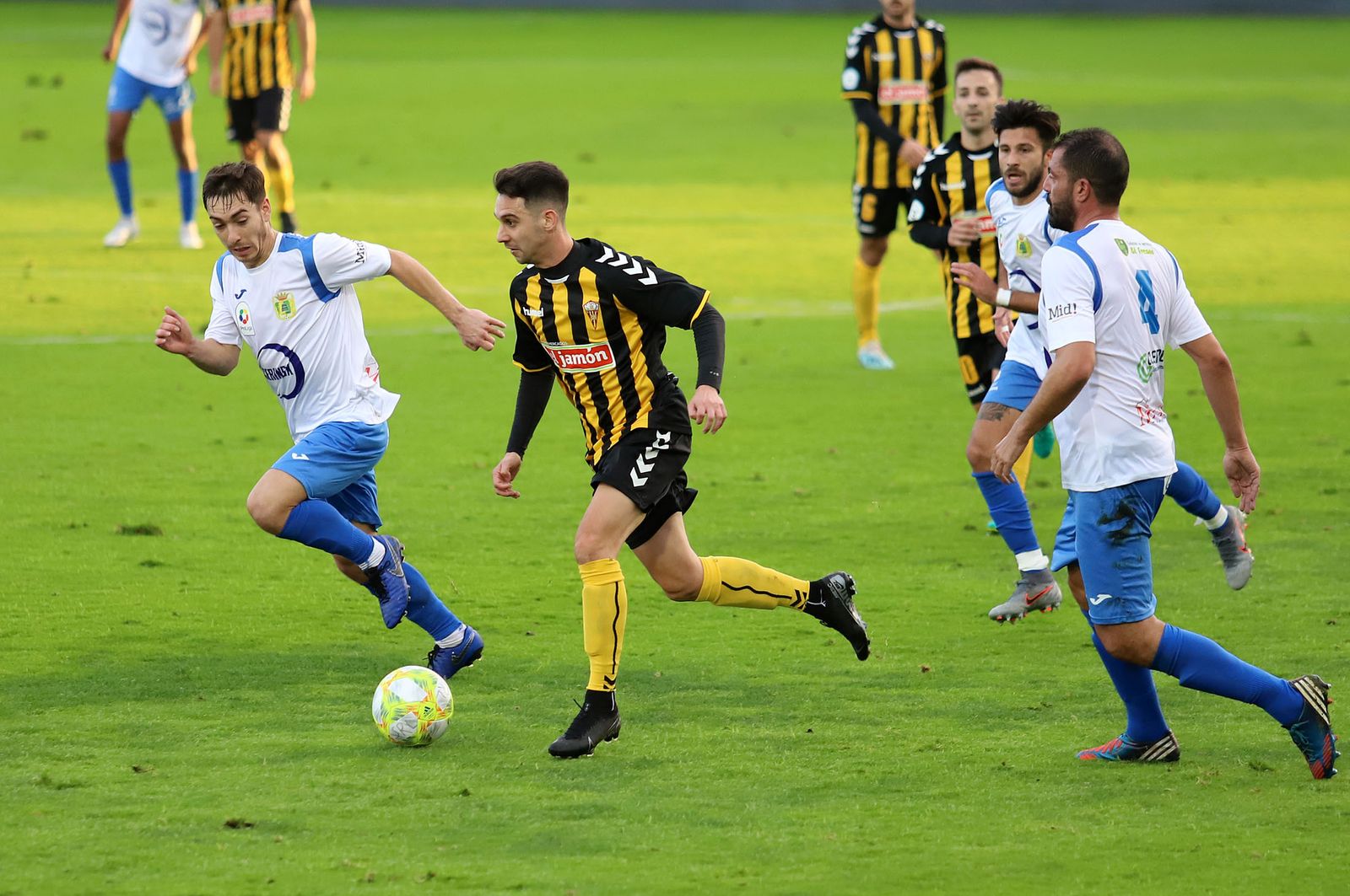 Imagen del duelo entre el San Roque de Lepe y la UD Los Barrios