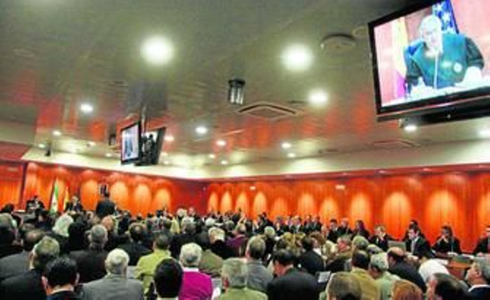 Vista general de los acusados en el caso Malaya durante uno de los días de asistencia obligatoria a la sala de juicios.