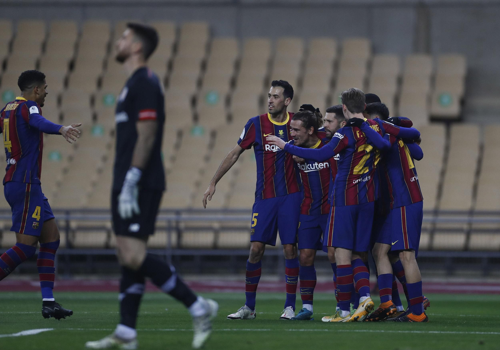 Las imágenes de la final de la Supercopa en Sevilla
