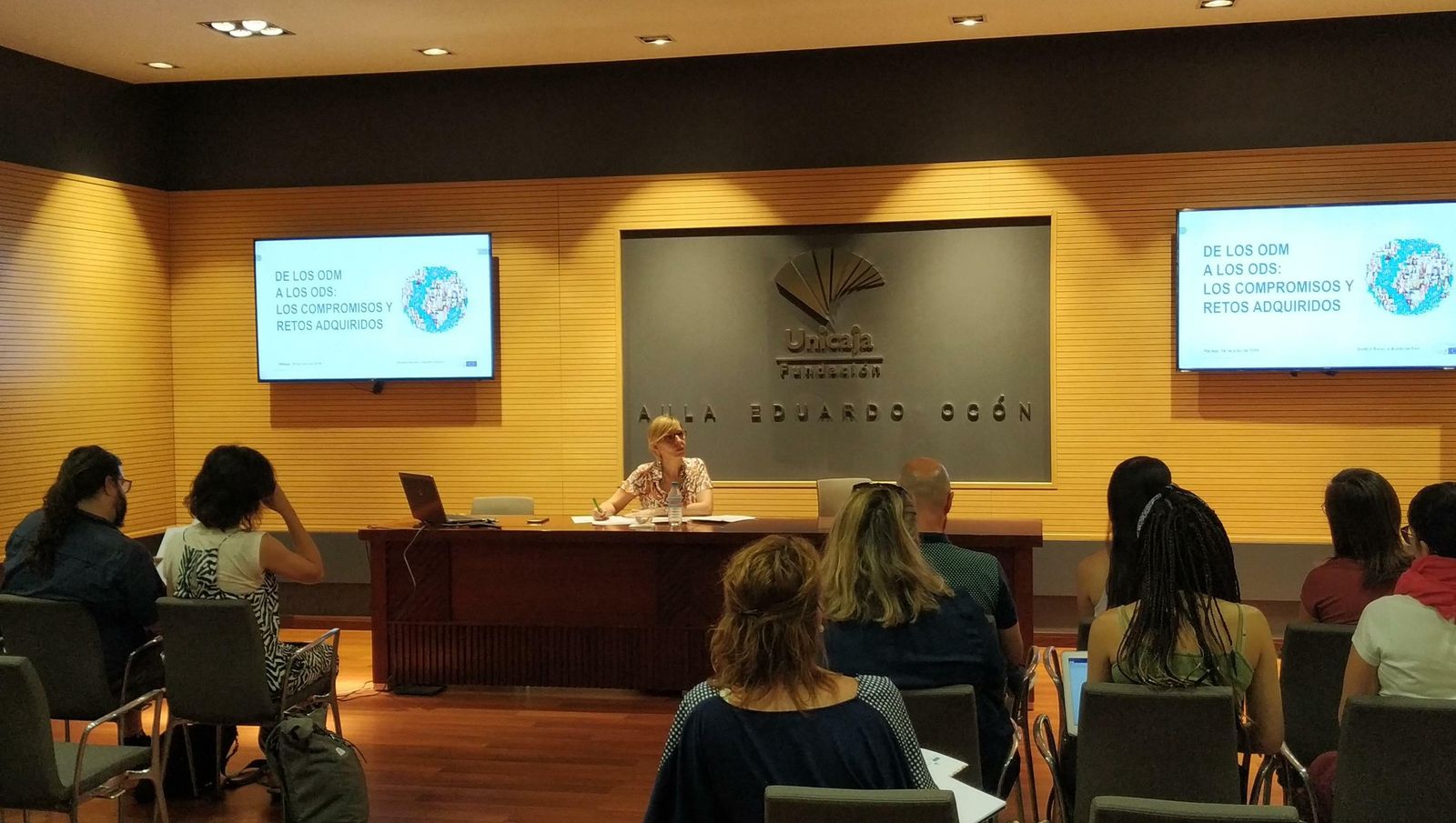 La ex eurodiputada Beatriz Becerra inauguró uno de los cursos de verano de la UNIA.