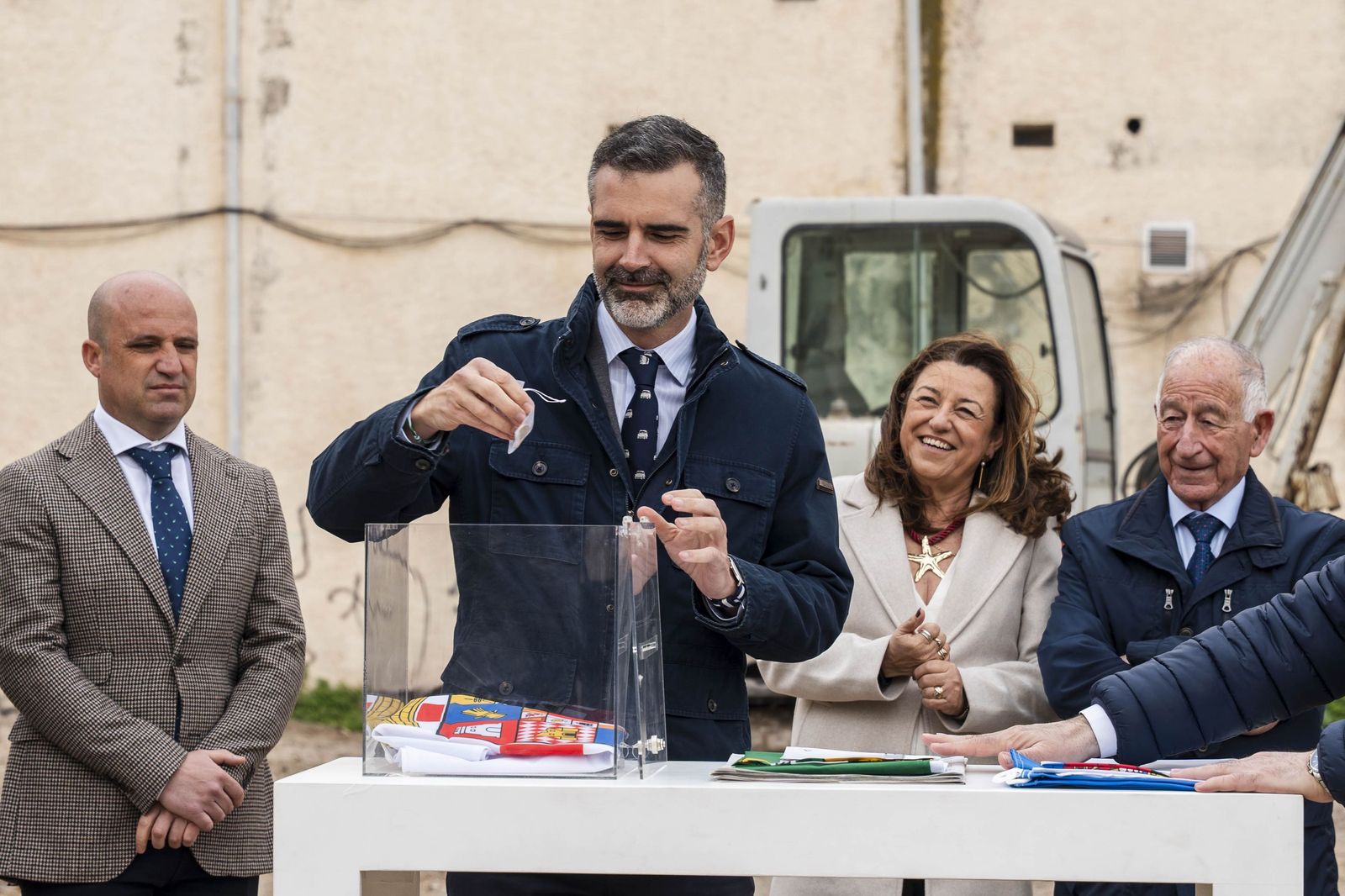 Las mejores imágenes de la colocación de la primera piedra del nuevo IES Las Marinas de Roquetas