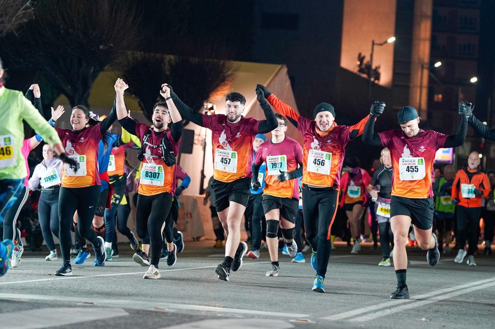 En imágenes: búscate en tu llegada a meta de la Carrera de San Antón 2026 (21)