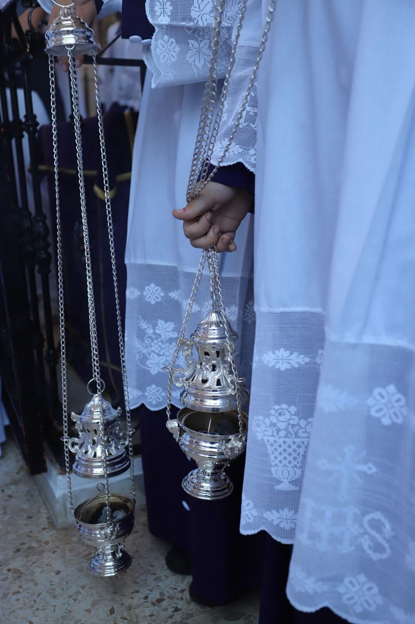 Imágenes del recorrido de la Hermandad del Cristo Cautivo de Huelva