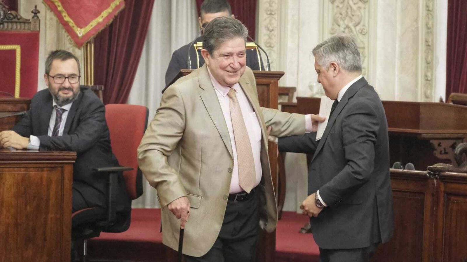 El pleno homenaje a Carlos Díaz en Cádiz, en imágenes