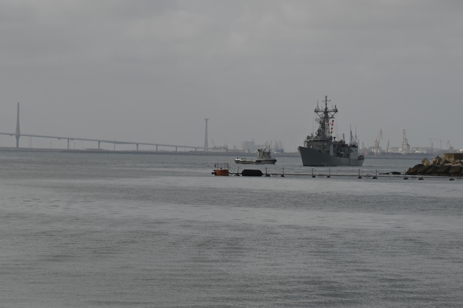La fragata 'Reina Sofía' llega a la Base de Rota