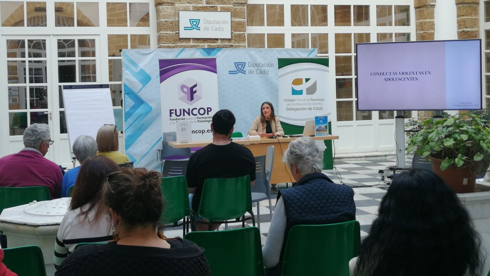 Charla del Colegio Oficial de Psicología en la Diputación de Cádiz.