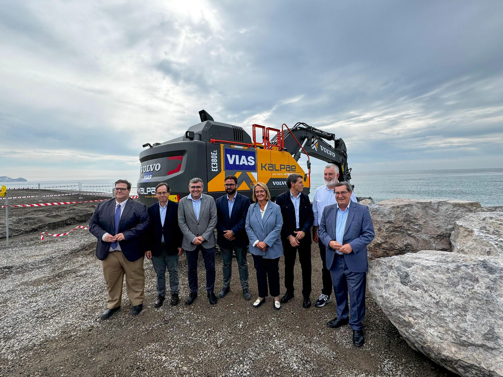 Así ha sido el inicio de la obra del espigón de Playa Granada Así ha sido el inicio de la obra del espigón de Playa Granada