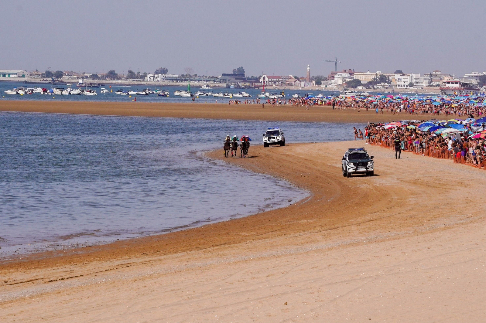Los mejores momentos del inicio del segundo ciclo de las Carreras de Caballos de Sanlúcar