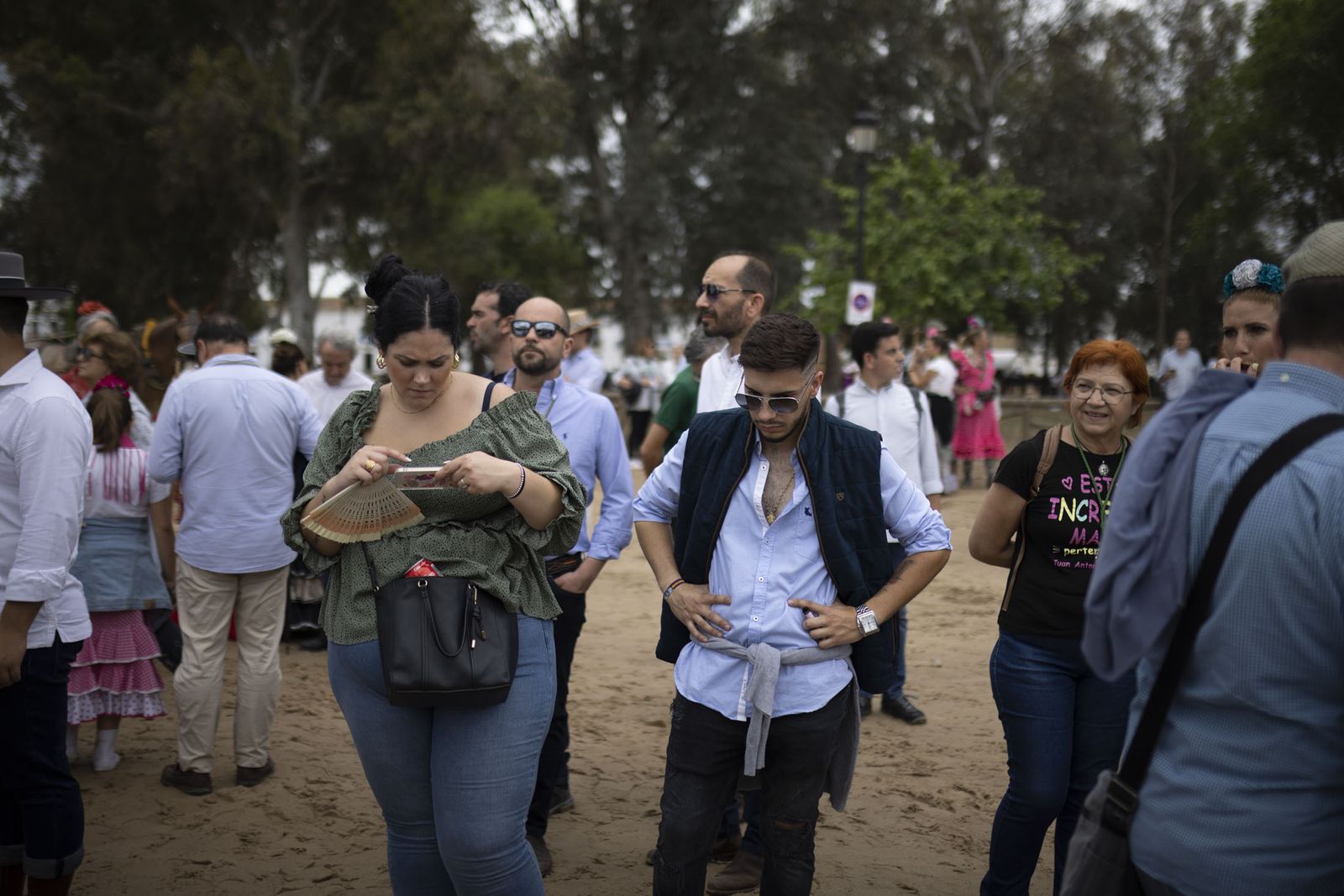 El Rocío 2023: Imágenes de ambiente en la aldea durante la presentación de las Hermandades
