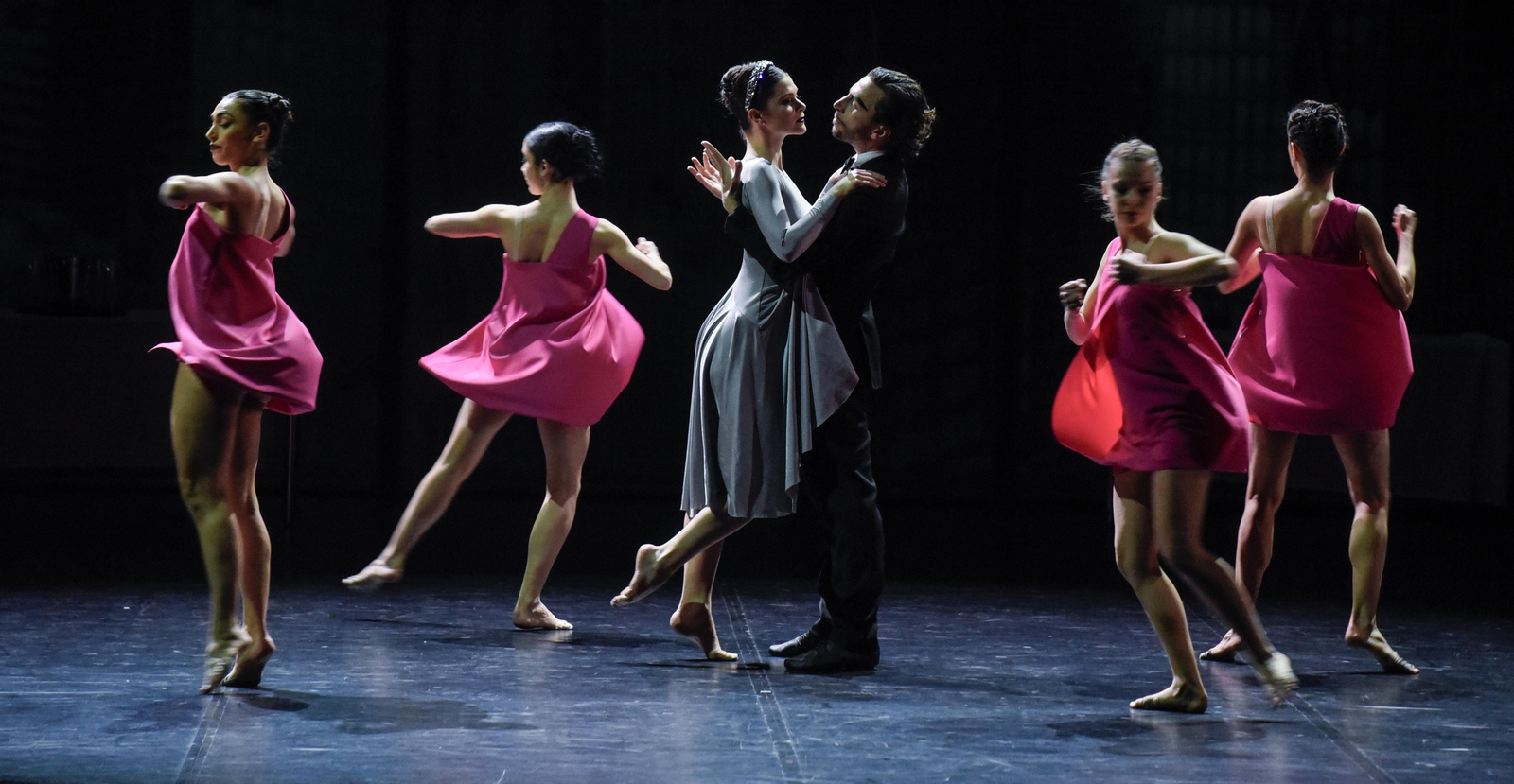 El lago de los cisnes por el Ballet Preljocaj