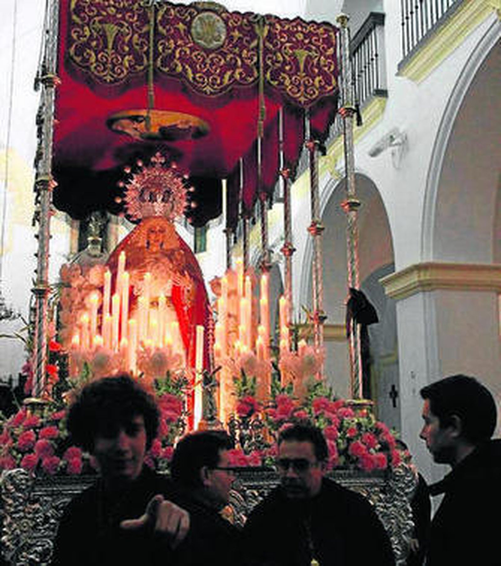 Una instantánea de ambos titulares en el interior del templo, una vez tomada la decisión de no salir a procesionar.