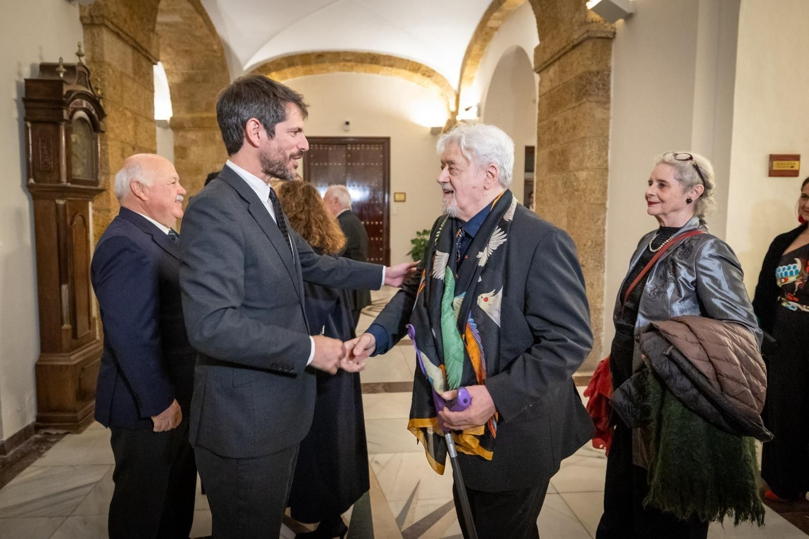 Las imágenes de la cena de los premiados con la Medalla de Oro de las Bellas Artes en la Diputación de  Cádiz
