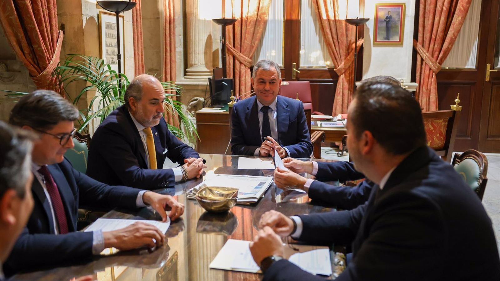 Sanz y el hermano mayor, Ángel Ruiz Pérez