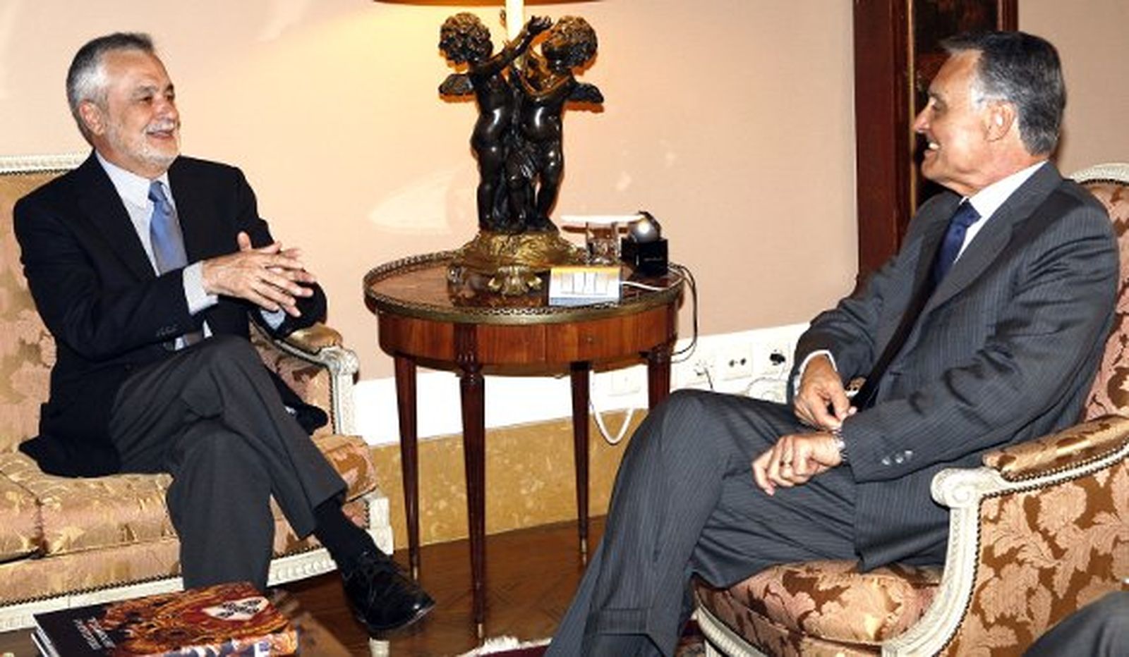 Griñán se trae a Camoens